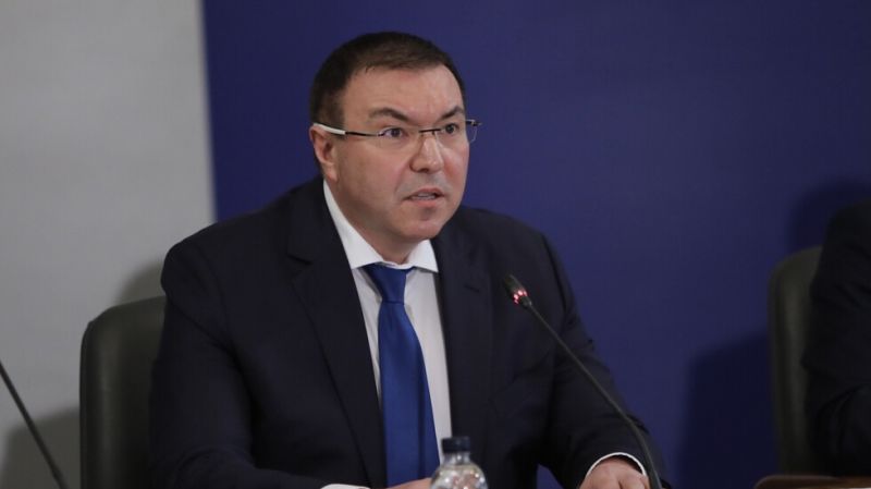 Проф. Ангелов към AstraZeneca: Нямаме нужда от учтивост, а от ваксини