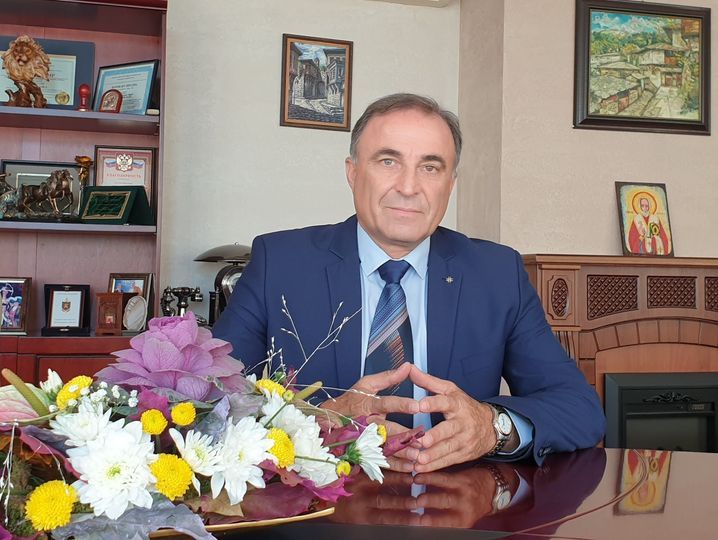 Николай Грозев