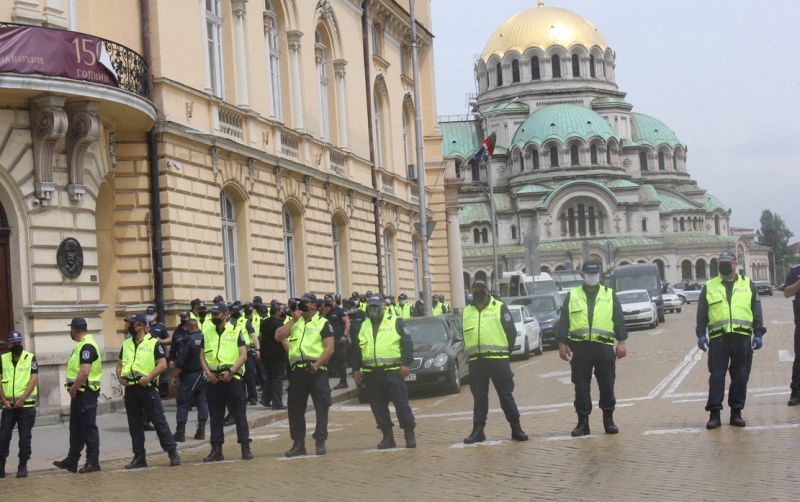 Издирван за убийство арестуван на протеста