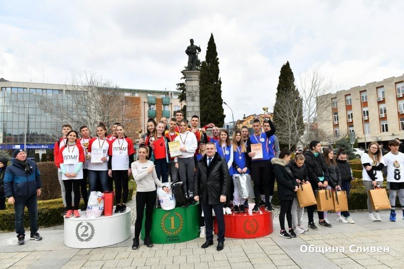 Лекоатлетическата щафета „Освободител“ празнува своя 57 рожден ден