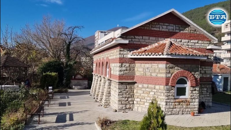 Параклисът 'Свети Мина', създаден от дарителство и възроден от дарители, привлича миряни в Сливен