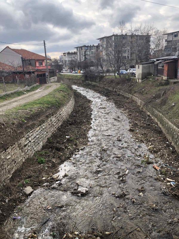 Община Сливен намалява риска от наводнения с редовно почистване на реките