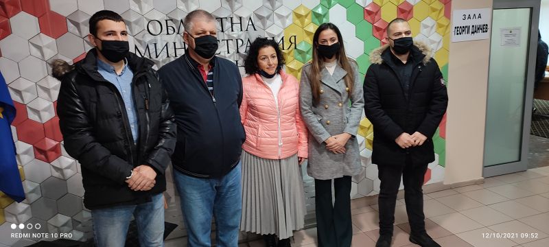 ГЕРБ-Сливен регистрира листата си с кандидати за народни представители