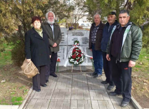 Родственици почетоха паметта на убитите горяни от Втора Сливенска горянска чета
