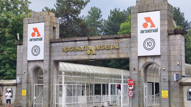 Руснак и двама литовци задържани за кражба и шпиониране от оръжейния завод „Арсенал“