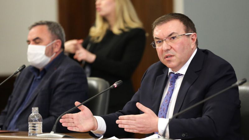 Проф. Ангелов: Отчитаме първи крачки от края на третата вълна