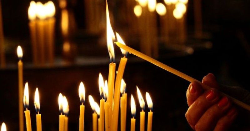Цената на свещите поскъпва двойно