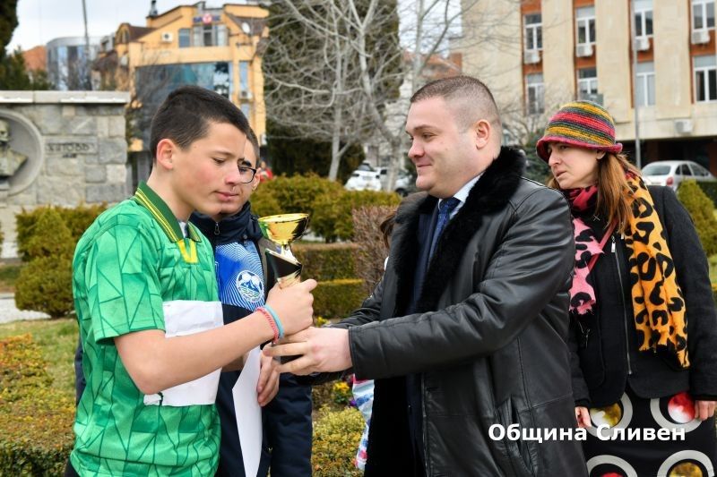 Лекоатлетическата щафета „Освободител“ празнува своя 57 рожден ден