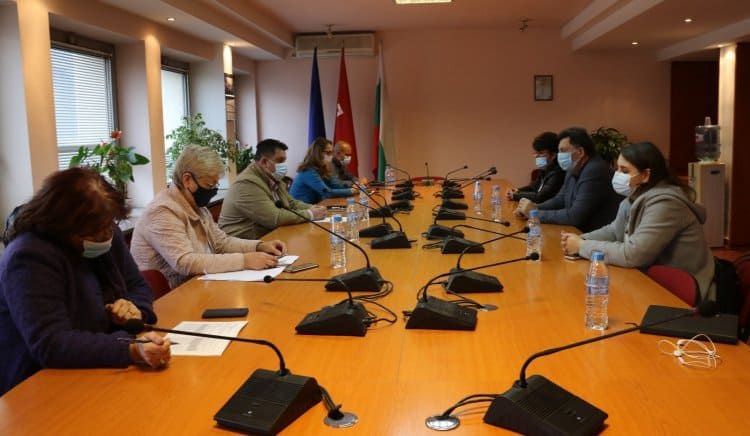 Водачът на листата на “БСП за България” в Сливен Атанас Зафиров се срещна с националното ръководство на синдикат ”Защита”