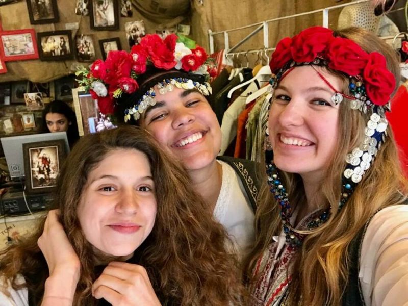 САЩ търсят приемни семейства на американски деца в България