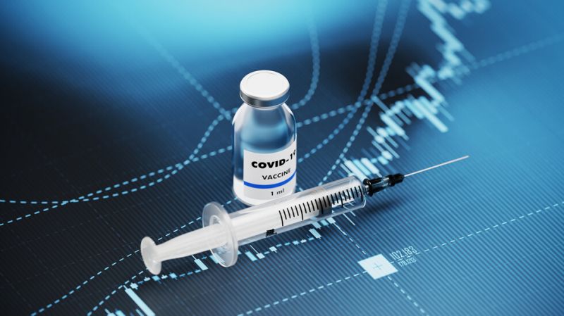 Ваксинирането срещу COVID-19 започва в неделя