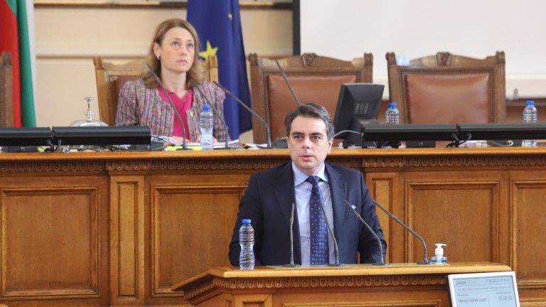 Три месеца по 120 лв. и преизчисляване на пенсиите от 25 декември