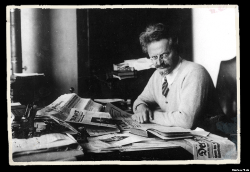 Лев Троцки през 1930-те години