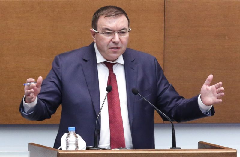 Фитнесите искат публичен дебат с министър Ангелов