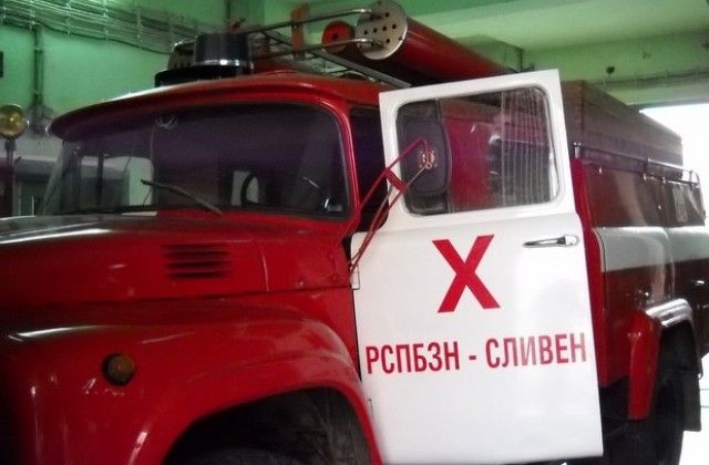 Кола се запали по време на движение 