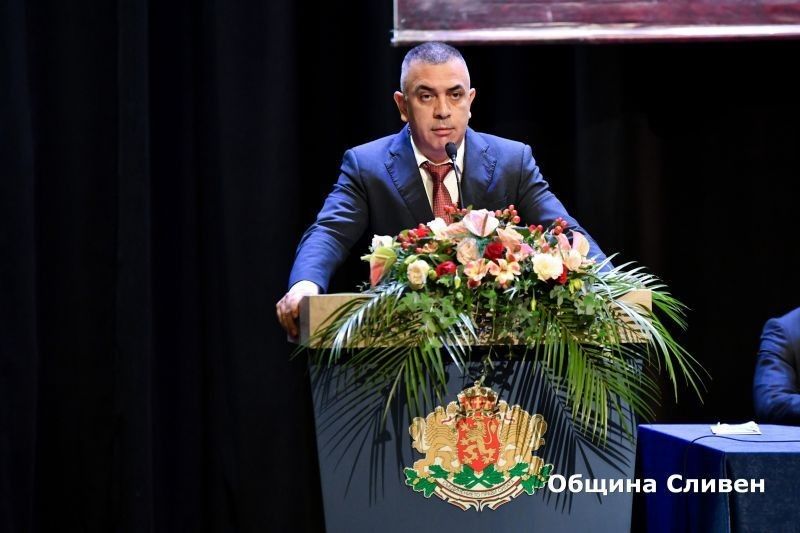 Кметът Стефан Радев поздравява жителите на община Сливен по случай Димитровден