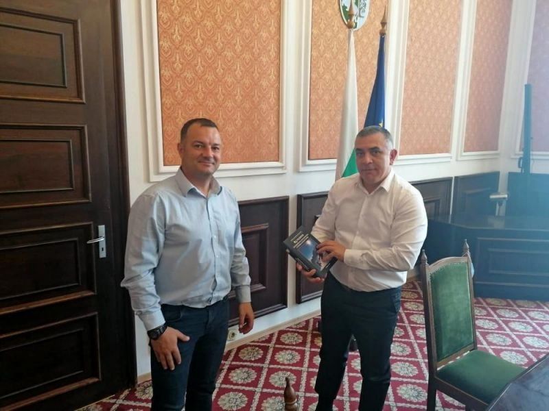 Кметът Стефан Радев се срещна с представители на Планинската спасителна служба при БЧК-Сливен
