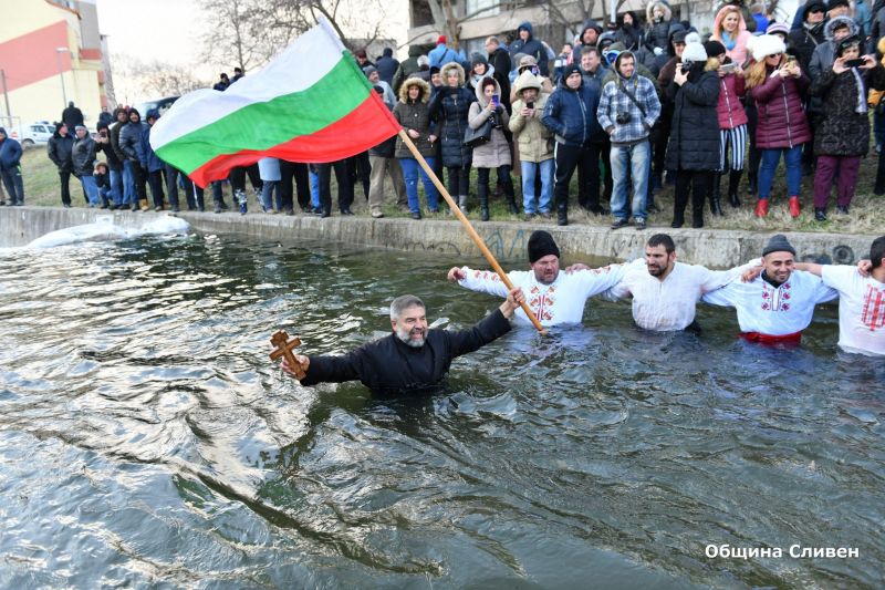 В Сливен подготвят мъжко хоро за Богоявление, но ще се съобразят с противоепидемичните мерки