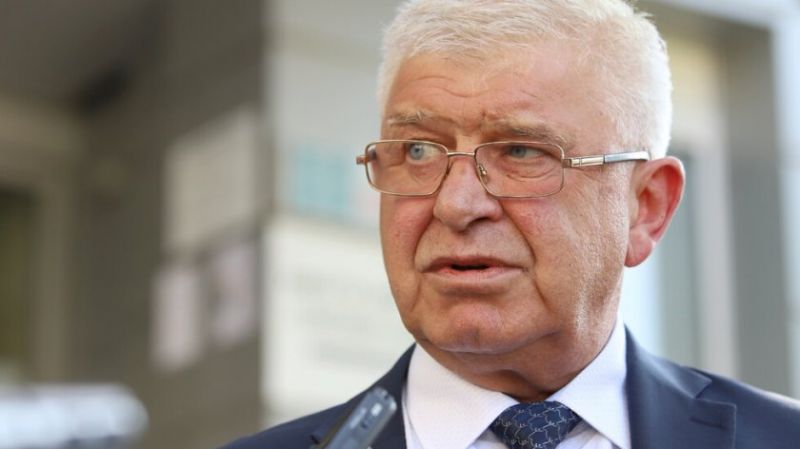 Официално Кирил Ананиев отвори заведенията