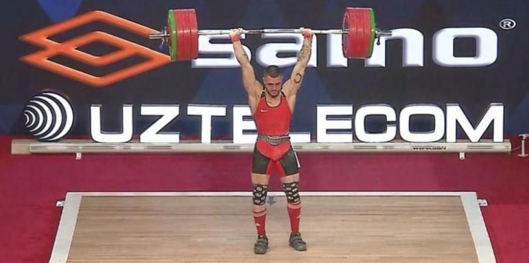 17-годишен донесе световна титла и рекорд на България