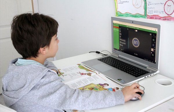 МОН обмисля 20% от часовете в училище да са дистанционни