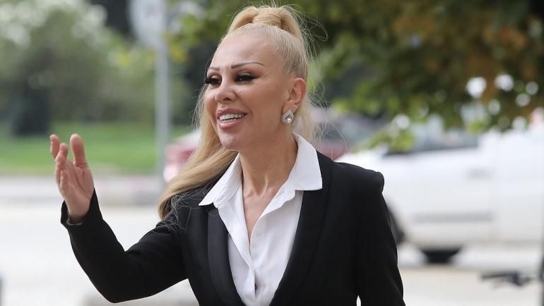 Луна: Повече не се оплаквайте и си сърбайте попарата