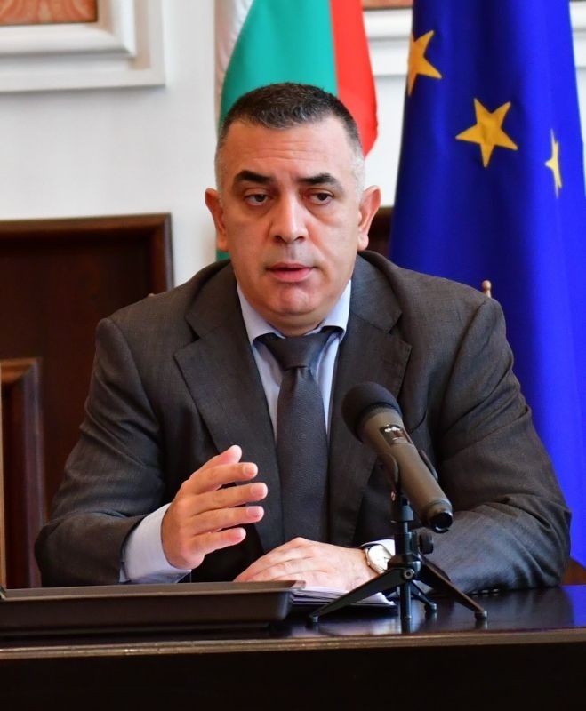 Народното читалище в Драгоданово с благодарствено писмо до кмета Стефан Радев