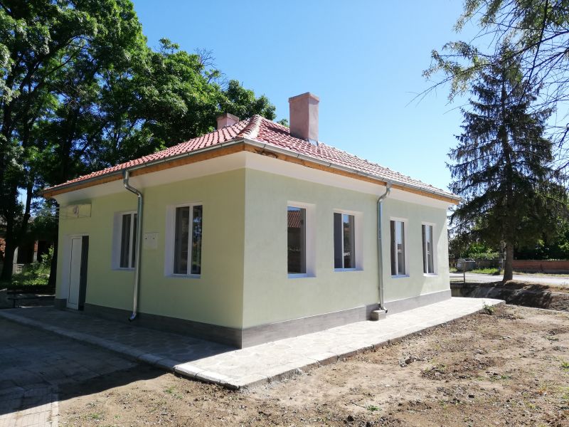 Община Сливен ремонтира пенсионерския клуб в село Панаретовци