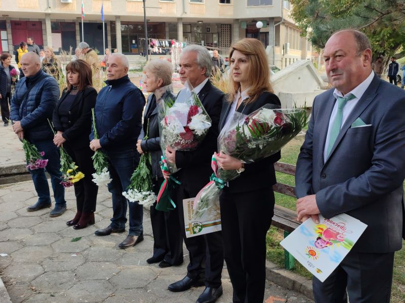 ГЕРБ – Сливен дари икона на Св. Архангел Михаил на храма в село Гавраилово