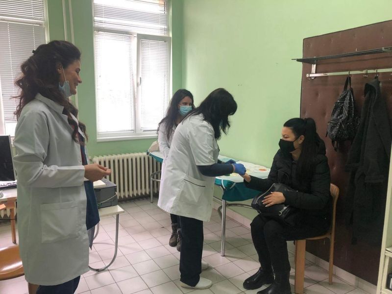 Над 120 души измериха кръвната си захар по време на инициативата на МБАЛ „Д-р Иван Селимински“