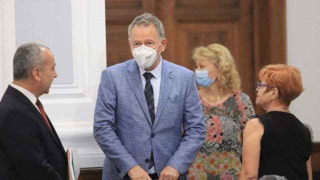 Здравният министър разпореди свикване на областните кризисни щабове заради COVID-19