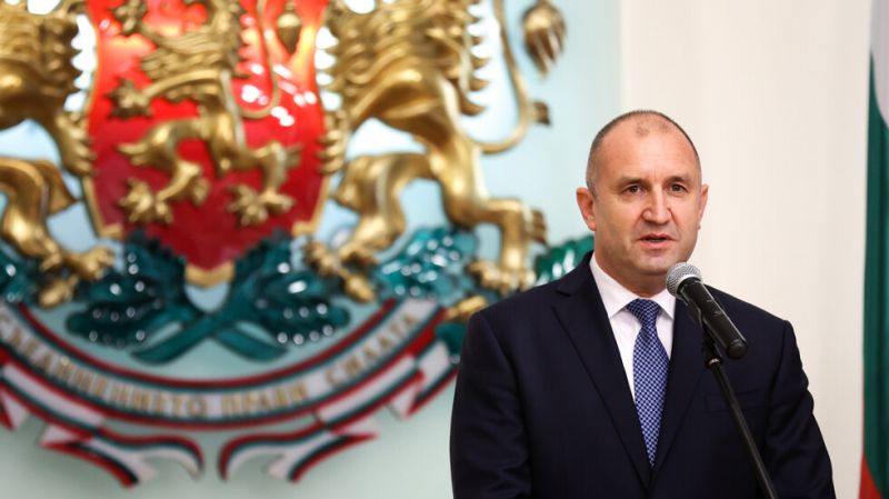 Радев разпуска парламента и назначава нов кабинет на 16 септември