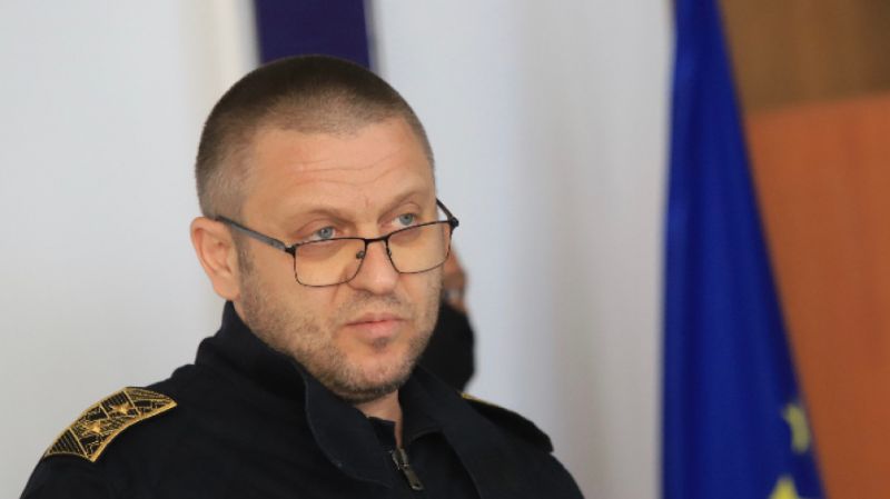 СДВР: 126 задържани, от които 60 с криминални регистрации, и 80 ранени полицаи