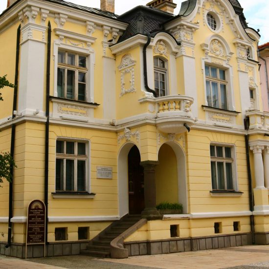 header_uzunova_kashta-550x550.jpg