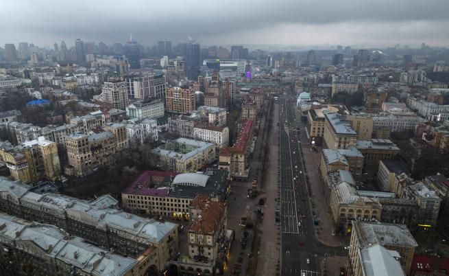 Вторият ден на руската инвазия започна с ракетен обстрел на Киев