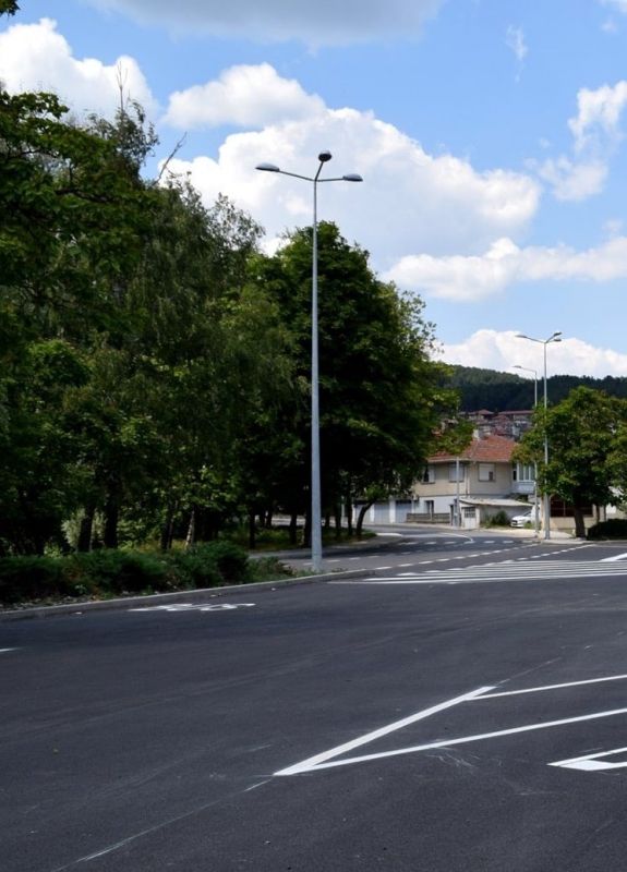 Общината модернизира уличното осветление в града