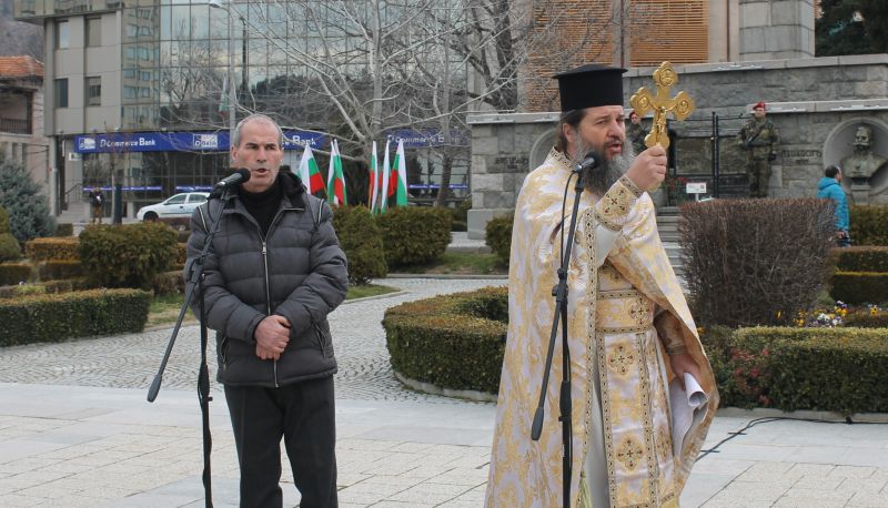 На Трети март в Сливен бе отправена молитва за траен мир, здраве и благоденствие