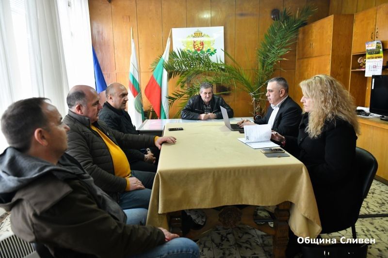 Обсъдиха идейния проект за новия пътен възел на магистрала 'Тракия' край Кермен