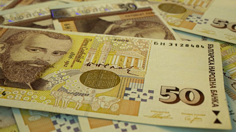Изменят програмата за безлихвени кредити за хора, загубили работата си заради COVID-19