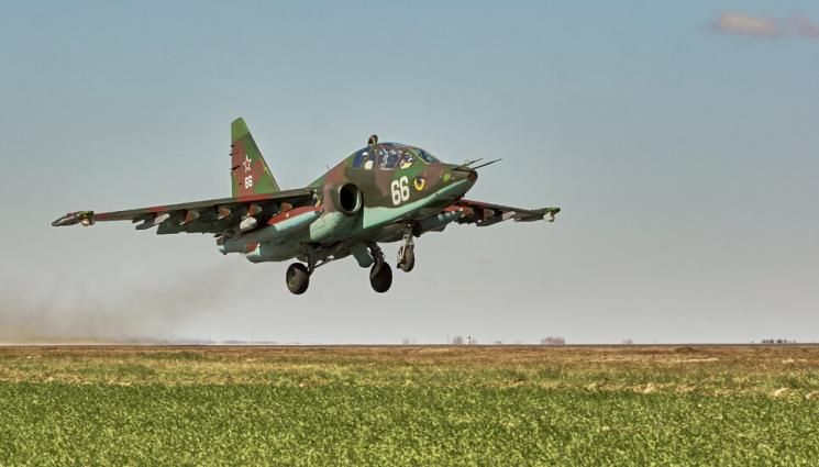 Военен самолет се разби край „Безмер”, пилота е откарана във Военна болница - Сливен