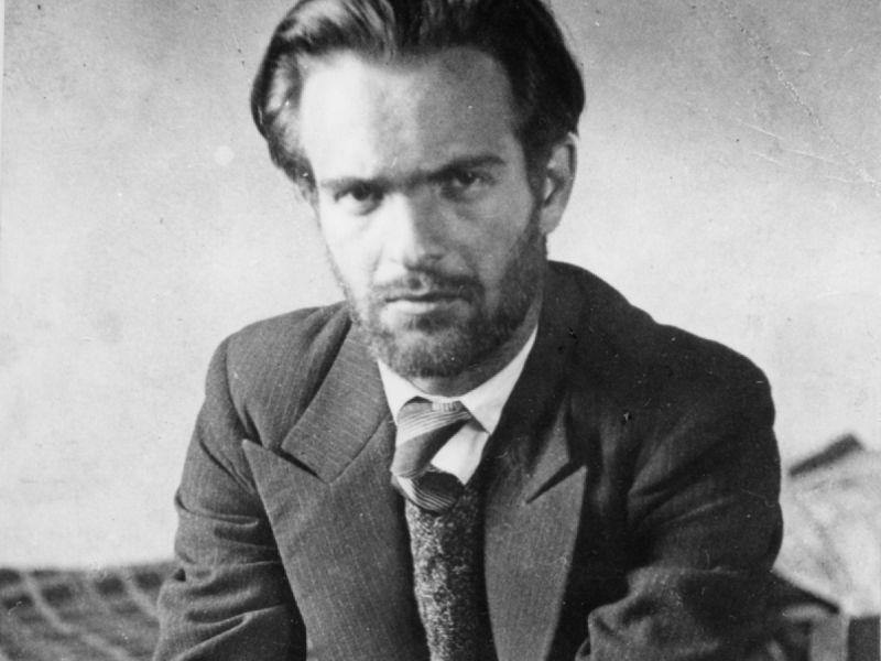 112 години от рождението на Никола Вапцаров
