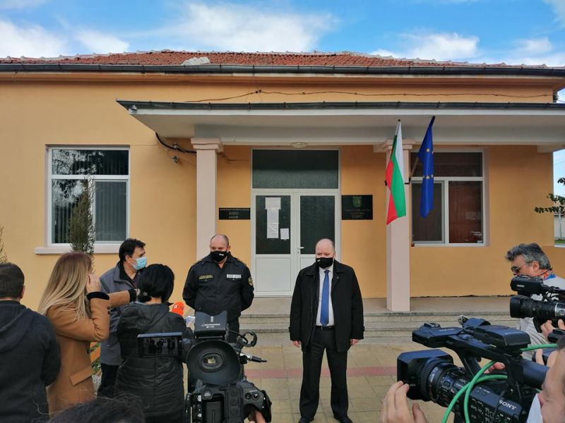 За по-малко от 24 часа криминалисти на ОДМВР - Сливен разкриха грабеж в новозагорското село Езеро
