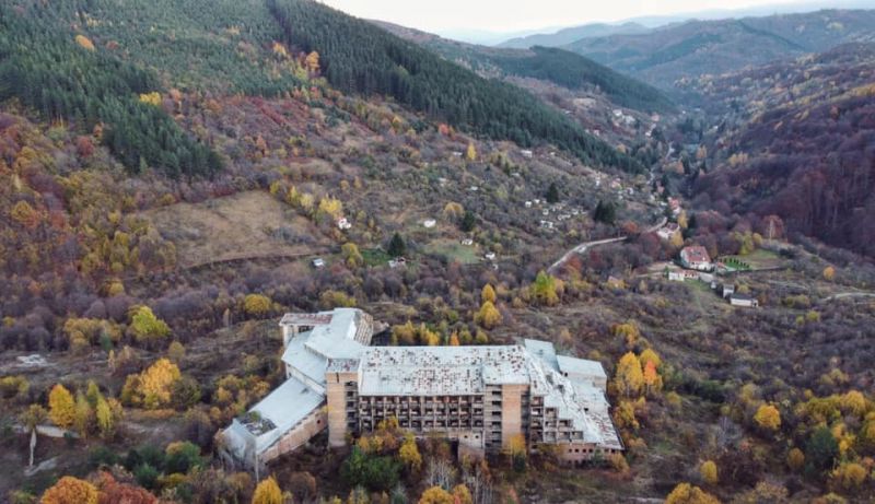 „Обект 17“ – недостроен хотел, криещ секретна база в България
