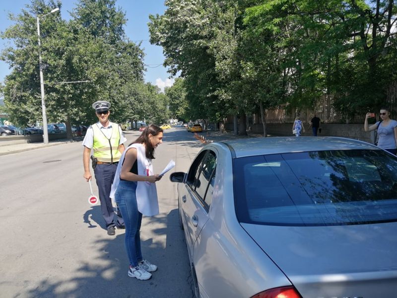 Пътна полиция, РЗИ и БЧК в Сливен отбелязаха 29 юни- Националния ден на безопасността на движението по пътищата