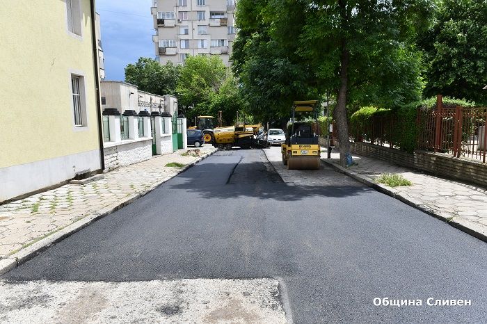 Асфалтирането на улиците в Сливен с подменени ВиК тръби ще приключи в края на октомври