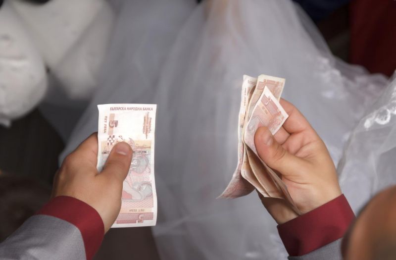 Променят правилата за социалните помощи