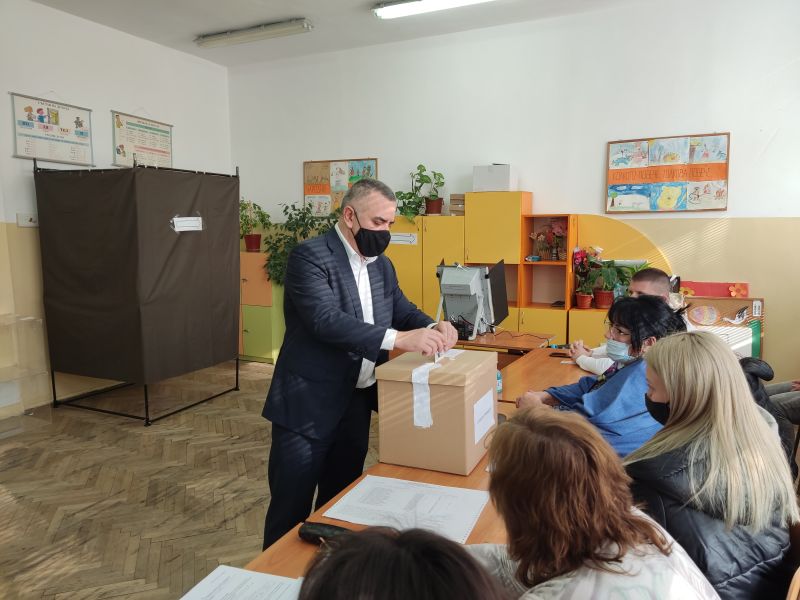 Стефан Радев: Гласувах за връщане на България на пътя на растежа и преодоляване разделението в обществото