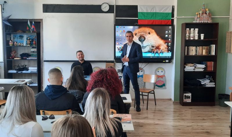 Ученици от ПГПЗЕ