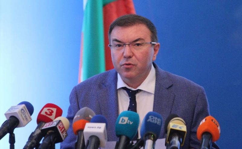 Ангелов: Надяваме се през април да има ваксини срещу COVID-19 у нас