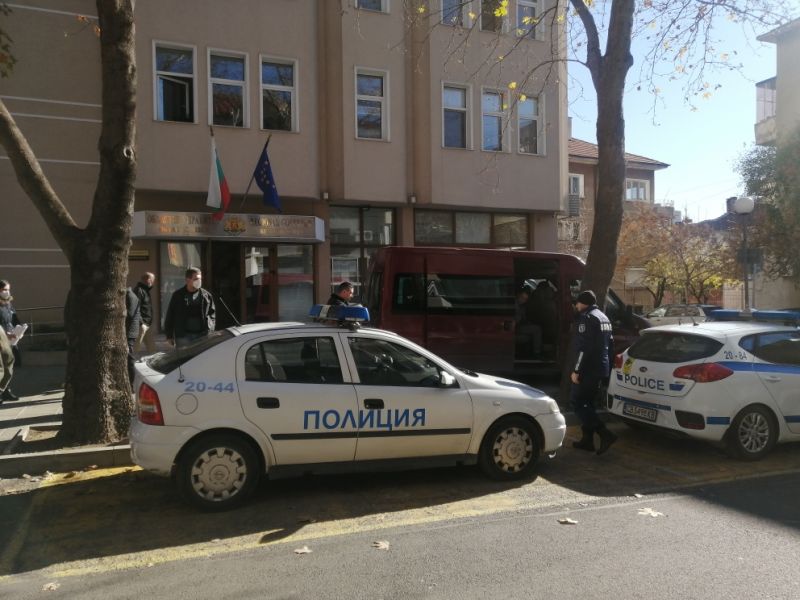 Областната администрация предостави на общините бюлетините и изборните книжа